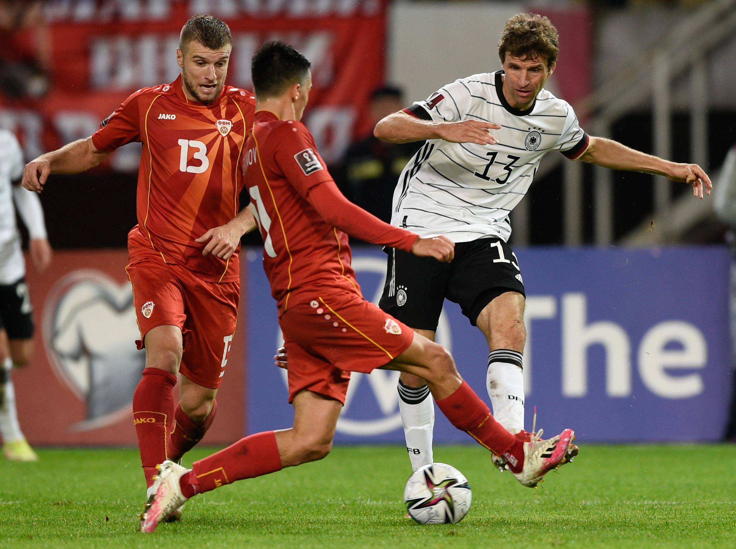 开云体育官网入口-包含北马其顿小组赛告捷，民众欢呼胜利的词条