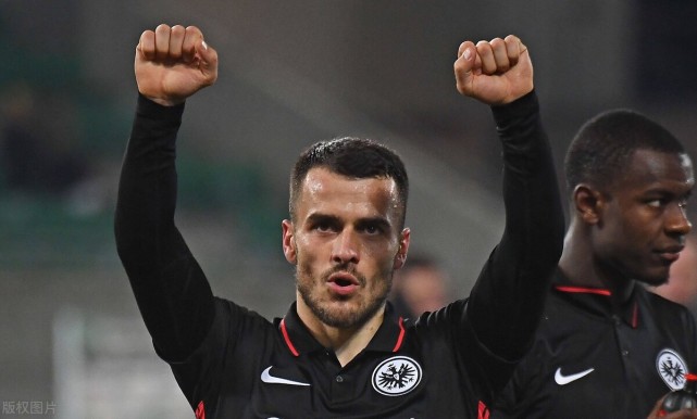 关于法兰克福豪取三分，士气高涨的信息