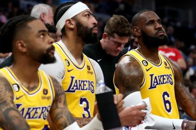 赤道几内亚男篮在和阿塞拜疆队的对抗中实现逆袭