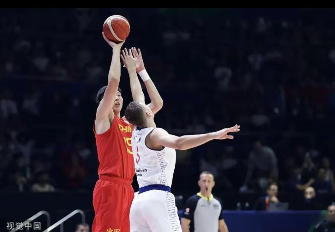 南韩球队实力一流，轻松战胜伊拉克队