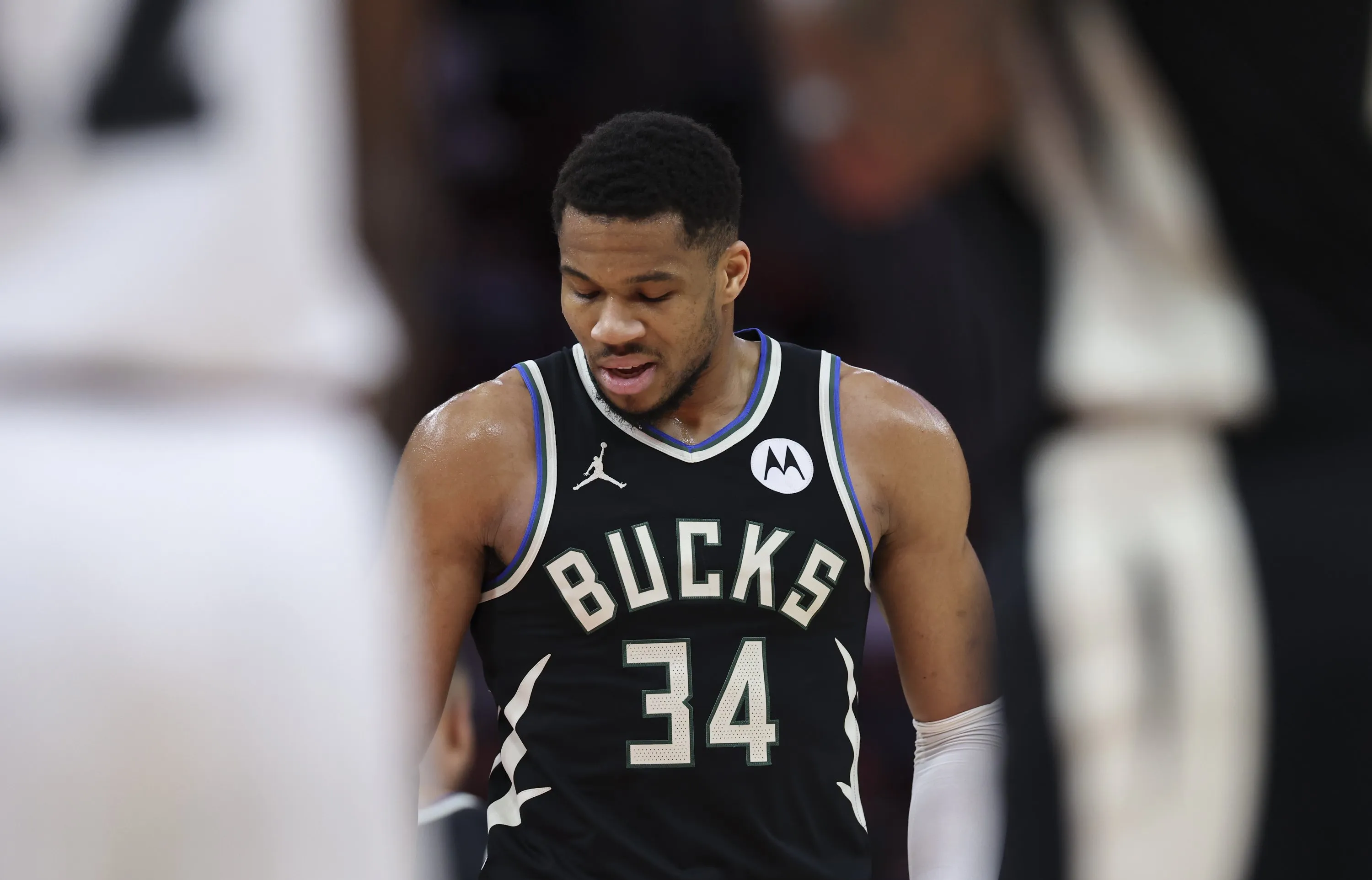 开云体育在线-关于雄鹿横扫对手，展现强势实力的信息