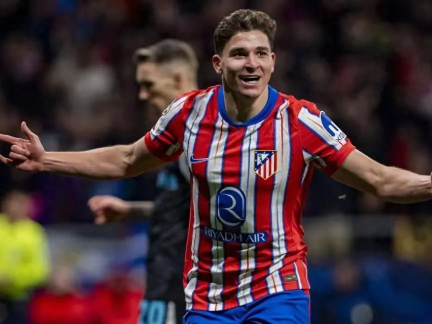 包含马竞客场逆转，稳坐积分榜榜首位置的词条