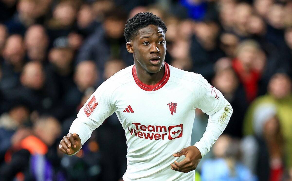 关于比利时-战胜英格兰，暂居榜首的信息