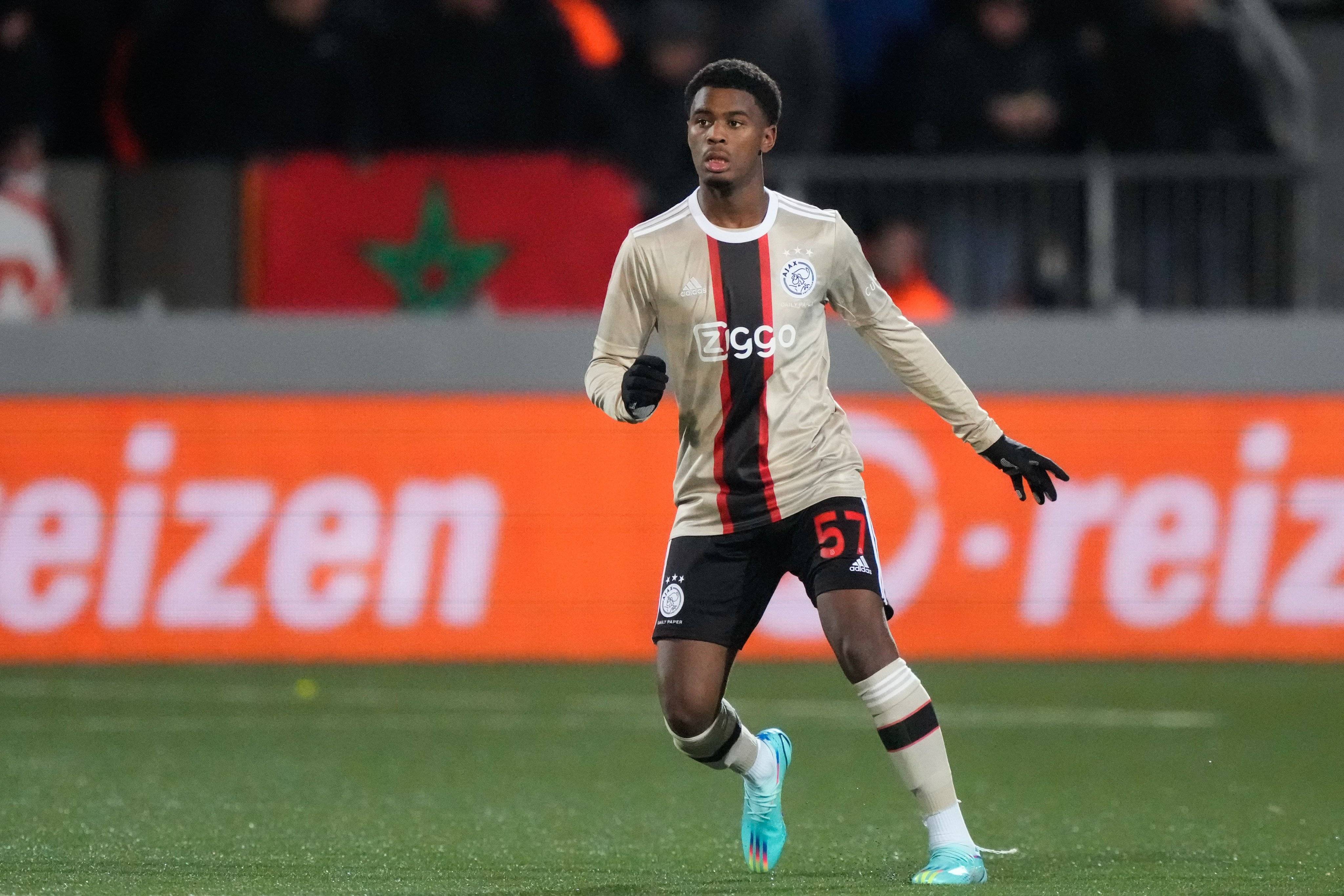 包含阿贾克斯表现抢眼，关键战略得到赞誉的词条