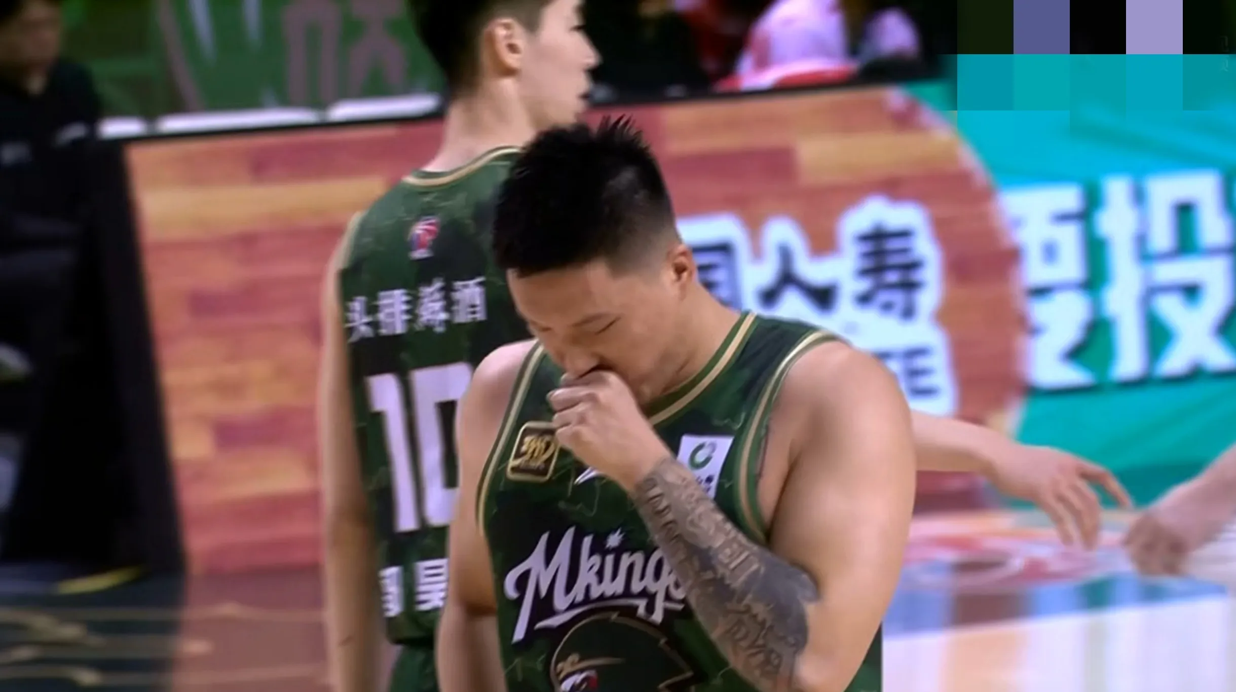 江苏男篮击溃对手，全队表现出色